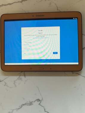 Samsung Tablet - 10.1" Display